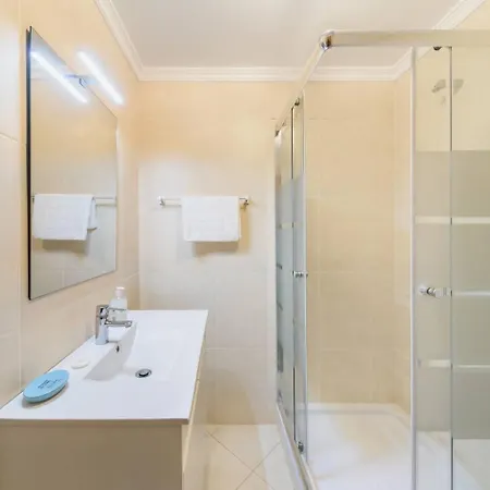 Falcon Flat By Mth *
