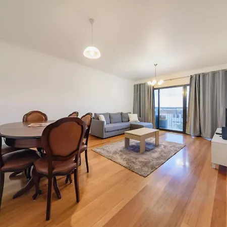 Falcon Flat By Mth