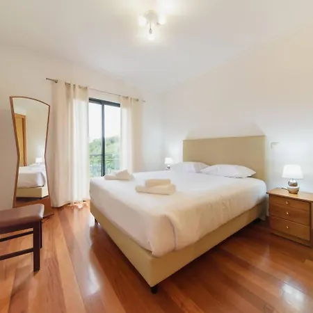 Falcon Flat By Mth
