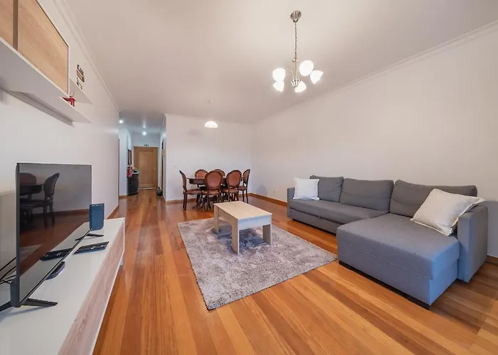 Falcon Flat By Mth *