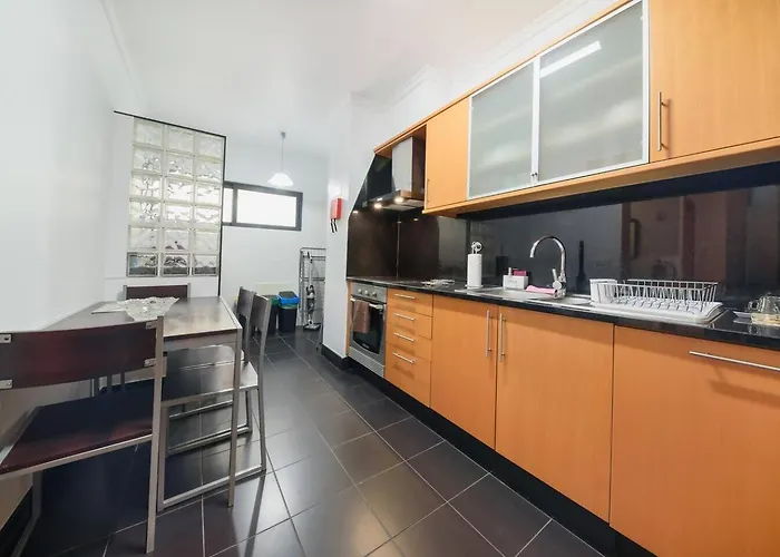 Falcon Flat By Mth * Santa Cruz (Madeira)