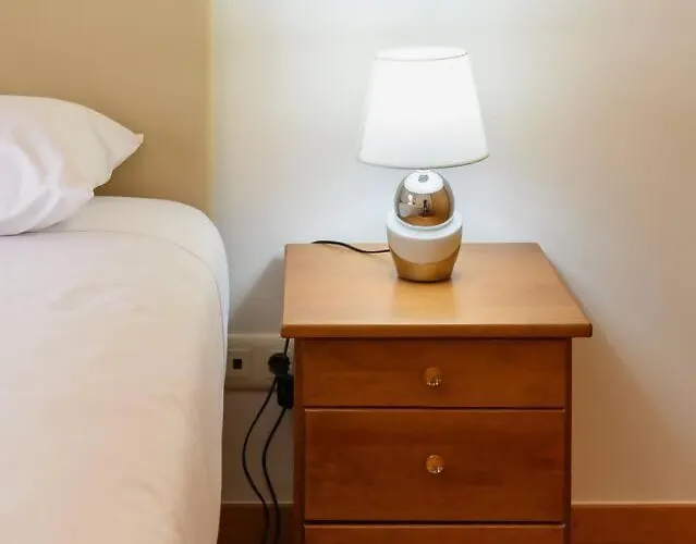 Falcon Flat By Mth *