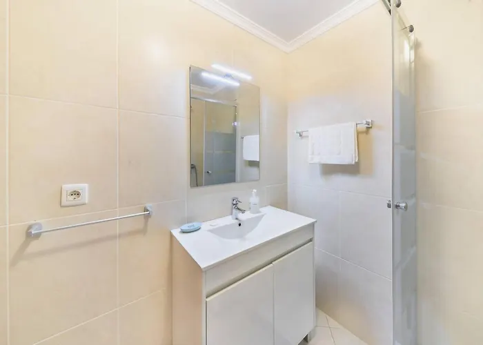 Falcon Flat By Mth *