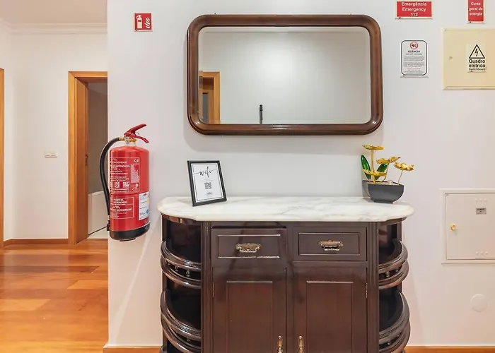 Falcon Flat By Mth * Santa Cruz (Madeira)